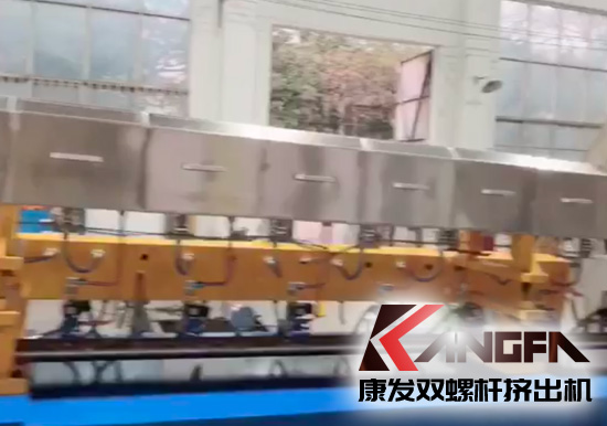 又見(jiàn)發(fā)貨時(shí)！JSH系列康發(fā)標(biāo)準(zhǔn)化雙螺桿擠出機(jī)有條不紊發(fā)貨中......