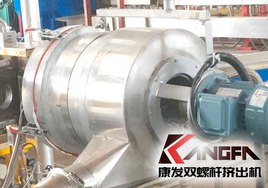 康發(fā)揚(yáng)州客戶(hù)選購(gòu)的JSH-K系列75高扭水環(huán)切粒雙螺桿擠出機(jī)開(kāi)機(jī)