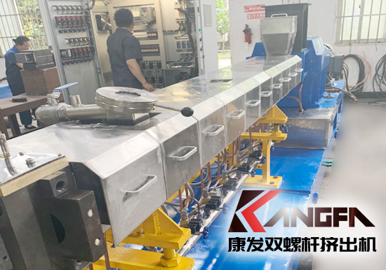 橡塑機(jī)械、橡塑原材料及化工助劑、輔助加工設(shè)備等行業(yè)盛會。2019深圳國際橡塑工業(yè)展（9月23-25日）。國內(nèi)外雙螺桿擠出機(jī)、橡塑行業(yè)上下游企業(yè)拓展市場的絕佳選擇！