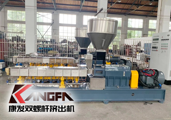 雙螺桿擠出機上下游：車用塑料向低成本、高強度、高沖擊性能、可回收及降解等復(fù)合材料及塑料合金方向發(fā)展