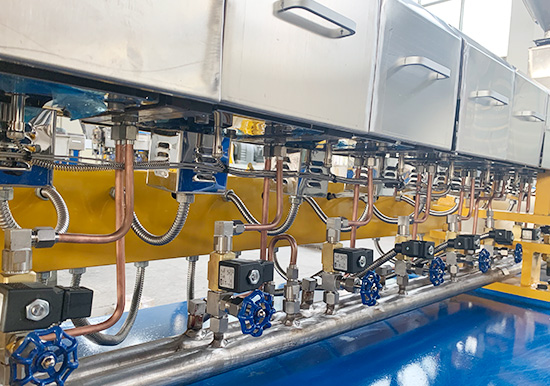 新一代65B型康發(fā)JSH標(biāo)準(zhǔn)化全新雙螺桿擠出造粒機組系列、品質(zhì)控制柜、真空系統(tǒng)等展示！竭誠為您提供質(zhì)優(yōu)、高產(chǎn)、高性價比擠出造粒設(shè)備，期待您的考察與指導(dǎo)！