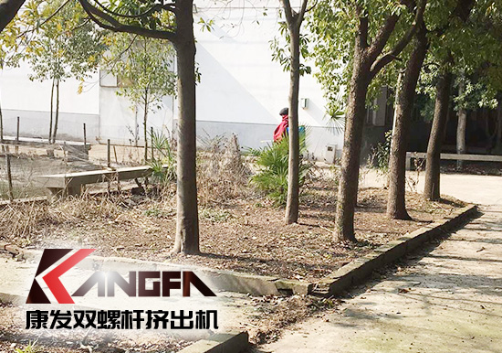 康發(fā)雙螺桿擠出機(jī)積極倡議公司全體員工以身作則、勇于擔(dān)當(dāng)，堅(jiān)定信心，打贏這場(chǎng)疫情防御阻擊戰(zhàn)！