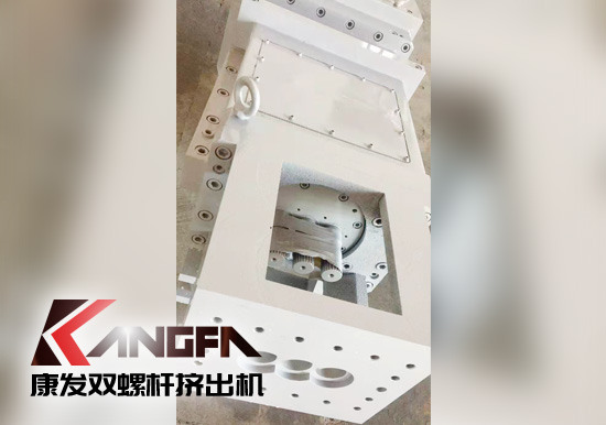 康發(fā)65、75高扭三螺桿擠出機產(chǎn)量高、能耗低、塑化、密練功能、分散效果好