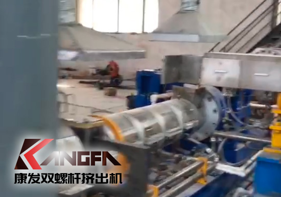 單、雙螺桿擠出機(jī)優(yōu)勢互補(bǔ)、高效率高產(chǎn)能！康發(fā)塑機(jī)JSH-75/180雙階式（雙螺桿/單螺桿）擠出機(jī)組試機(jī)!