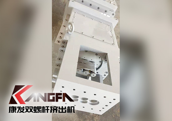 展會播報：第四屆中國·滄州塑料產(chǎn)業(yè)博覽會開展，展示內(nèi)容包括各類雙螺桿造粒機(jī)設(shè)備、輔助設(shè)備及其它塑料產(chǎn)業(yè)相關(guān)