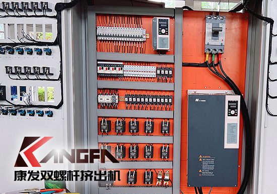 平行、錐形雙螺桿造粒機(jī)比較！顯著的不同是螺桿機(jī)筒的幾何形狀不同，從而引發(fā)出結(jié)構(gòu)和性能上的諸多差異，但各具優(yōu)勢(shì)