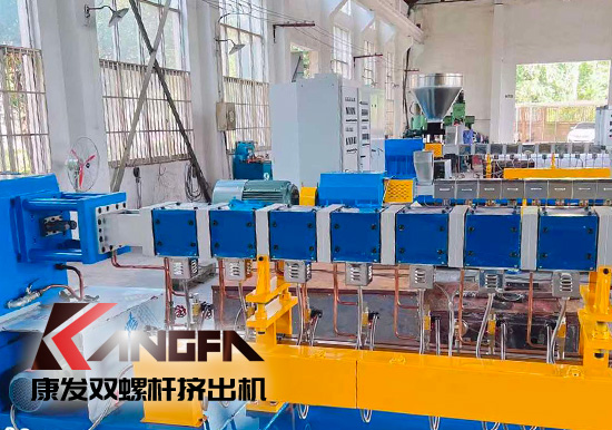 從輸送機(jī)理、工藝及配方、螺桿組合、混煉塑化能力及應(yīng)用等方面具體比較單、雙螺桿造粒機(jī)區(qū)別