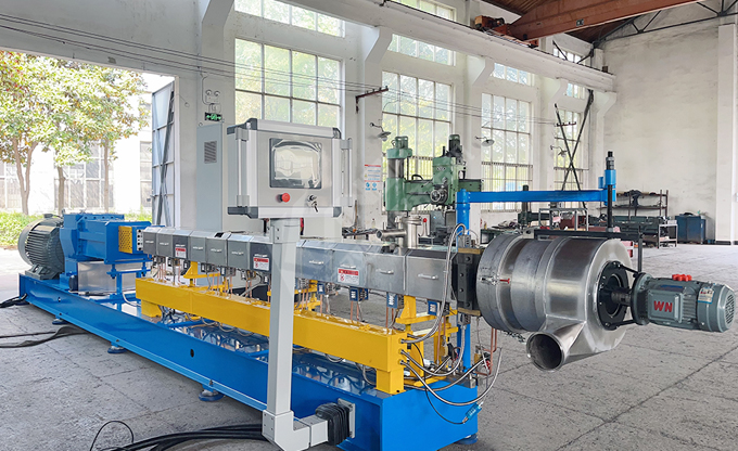 雙螺桿造粒機(jī)及其零配件設(shè)計和制造源頭廠家！設(shè)備運(yùn)行穩(wěn)定，性價比卓越，售后服務(wù)無憂！