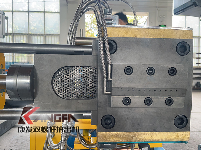 購買雙螺桿塑料造粒機(jī)，選擇南京康發(fā)！提升產(chǎn)品核心競爭力！您將省心、省事、省錢，不后悔！